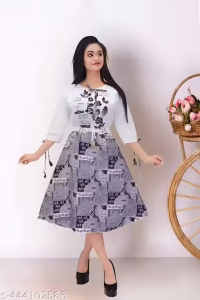 Fancy Casual Wear Long Black/White Top For Women(Black)